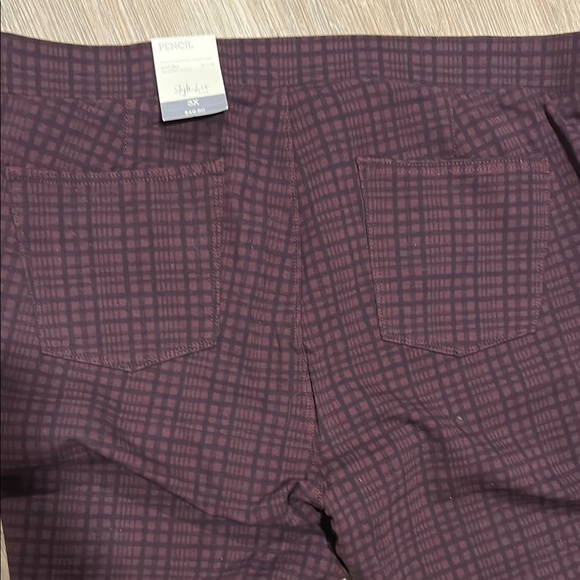 Burgundy Checkered Pants - Picture 4 of 4
